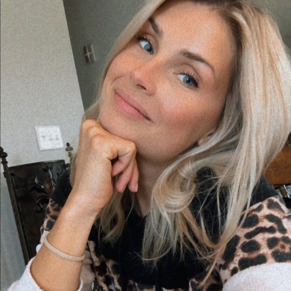 Meet your Posher, Makenzie - Picture 1 of 1